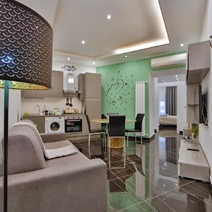 https://residenza-napoli-centrale.hotels-amalfi.com